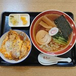 そば処 志のぶ - 料理写真:ラーメンセット（ミニカツ丼）1,100円