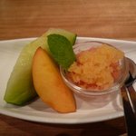 粟 - 果物デザート