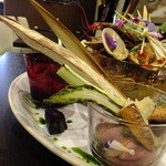 Maison4125 - お皿の上の紫の丸い形は、「パースニップ」（フランス語ではパネ）、にんじんのようなじゃがいものような不思議さ！貴重な貴重なパネ様に感謝！