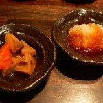 串吉 - 付き出し(レンコンなどの煮物と大根おろし）