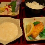 食い処あだち - (ヘルシー御膳)湯葉刺し、とろろ、揚げ湯葉巻きなど。