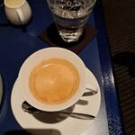 六本木モンシェルトントン - お代わりのコーヒーと、お冷です。