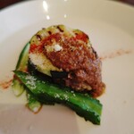 Bricolage 17 - 豆腐と猪ハンバーグ。粗挽きの猪肉でワイルド。臭みは全くありません。付け合わせはシカクマメとおくら。