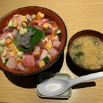 魚河岸 丸天 - 宝石丼あら汁付き　1,375円