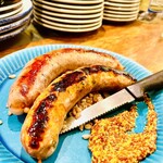 THE DAY east tokyo - 名物自家製ソーセージ/あらびき&トマトバジル/スペクト小麦添え/各1070円