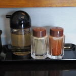 麺処 晴 - 卓上調味料