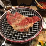 京やきにく 弘 - 10cm以上の大きなお肉