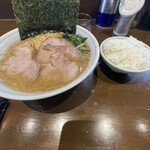 横浜家系ラーメン 中島家 - 