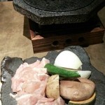 石慶 - 地鶏石焼き
      