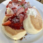 メレンゲ - ストロベリーパンケーキ