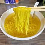 218624737 - 絶妙の茹で加減のツルシコ食感の麺が、研ぎ澄まされたスープにピタリと合います