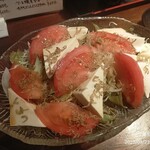 Noruka soruka - カリカリじゃことトマトの豆腐サラダ600円