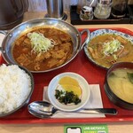 イチニコ食堂 - ホルモン煮込み定食（赤）¥1480