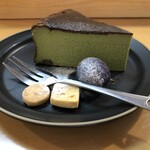 633美の里 - 抹茶のバスクチーズケーキ