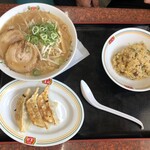 Gyouza No Oushou - ラーメンセット