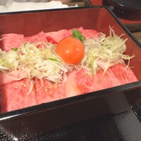 焼肉 小倉さつき - レアサーロイン重