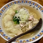 万葉軒 ワンタン麺&香港飲茶Dining - 名物塩海老ワンタン麺