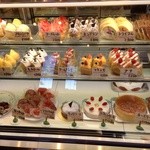 パステレリーア どんきほーて - 宝石箱のようなショーケース