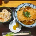 Wakabasoba - かやくご飯定食「きつねうどん」680円