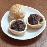 阪急 - くるみとつぶ餡をこんがり焼いてる