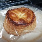 クイーンズベーカリー - ミートパイのアップ