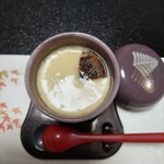 Kaneyo Shokudou - 茶碗蒸し　松茸の香りした　小さいお餅が入ってた　海老と小さい貝柱も入っとる