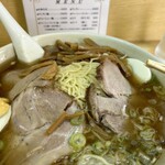 Higashiiwatsuki Taishouken - メンマをよけたら麺がスープより上に顔出してます