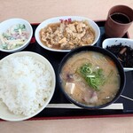 大衆食堂 半田屋 - 