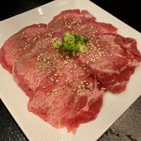 老舗精肉店直送 千種焼肉 飛騨牛の奴隷 千種店 - 牛タン
