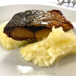 ガストロノミア ヨシ - 焼き鯖のマッシュポテト載せ（ホントはイタリア語のメニュー名あるけど，イタリア語分からんし，私 (^^;V)