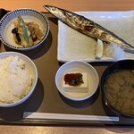 Yayoi Ken - さんまの塩焼き定食(揚げ出し茄子小林付き)