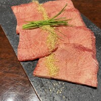 黒毛和牛焼肉 虎斑 北新地店 - 