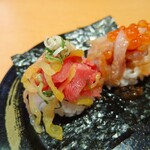 SUSHIRO - 匠の胡麻だれ漬け真鯛ととろたく（270円）