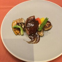 中国料理 舜天 - ラム肉の低温調理黒ニンニクソース