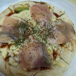 Higako Dainingu Irodori - 生ハムのせトマトとアボカドのピザ
