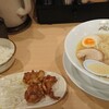 泡系しおとんこつラーメン べらしお 総本店