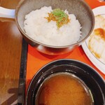 ポルト・ボヌール - ご飯ジャコのせと味噌汁、写真外に香の物