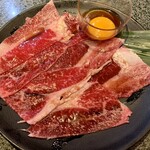 あみやき亭 - とろ〜り月見の和牛カルビ