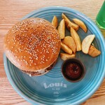 Louis Hamburger Restaurant - ハラペーニョチーズバーガー　頭頂部