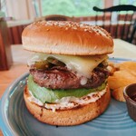 Louis Hamburger Restaurant - ハラペーニョチーズバーガー