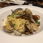 めぐみの里 - 貝の旨みをズズッと吸ってる