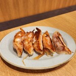 Nyu Taishuu Izakaya Sanzou - 和牛餃子