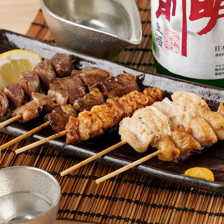 紀州備長炭で焼き上げた焼き鳥は格別