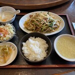 菜香楼 - ①レバーとニラの炒め定食1000円