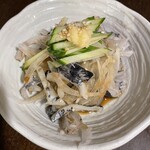 Yajigu - マグロの皮ポン酢和え