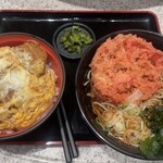 名代 富士そば - かつ丼セットかけ蕎麦　870円  紅生姜天　150円（現金）！