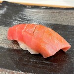 飯や しみづ - 中トロ。赤身の爽やかさと脂の甘みが絶妙のバランス。