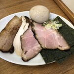 すずめ食堂 - 特すずめ中華そば 1300円のトッピング