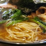 Raamen Fujinami - 醤油ラーメン(近景)細麺