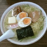 食堂 多万里 - 塩バターラーメン ＋ ゆで玉子 ¥800（税込）